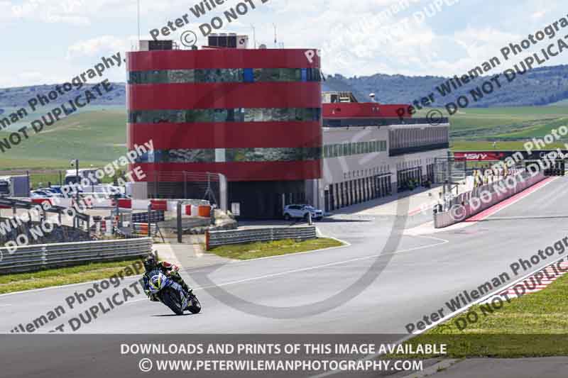 cadwell no limits trackday;cadwell park;cadwell park photographs;cadwell trackday photographs;enduro digital images;event digital images;eventdigitalimages;navarra;no limits trackdays;peter wileman photography;racing digital images;trackday digital images;trackday photos